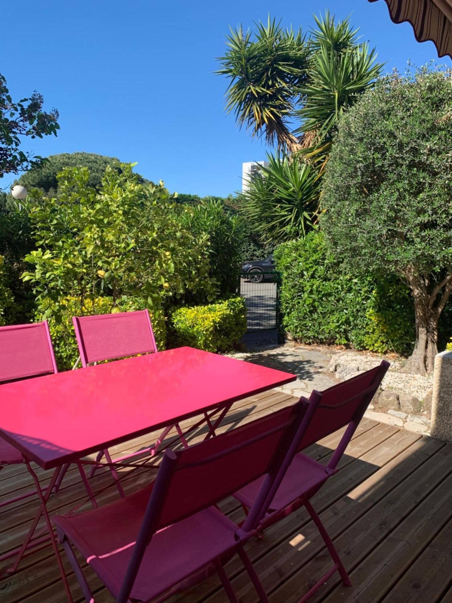 Beau T2 Avec Jardin Frejus Plage公寓 外观 照片